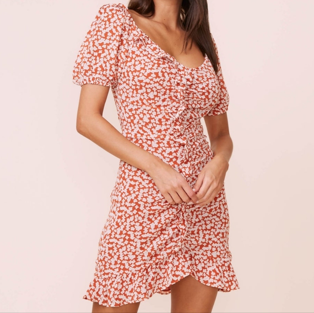 NWT! ASTR Shirred Ruffle Rust Ditsy Floral Mini Dress, Size Large